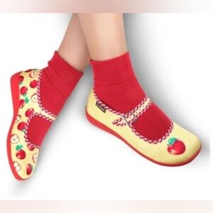 🍎 Hot Chocolate Design “Apples” Mary Jane Flats – Size 36 (US 6)